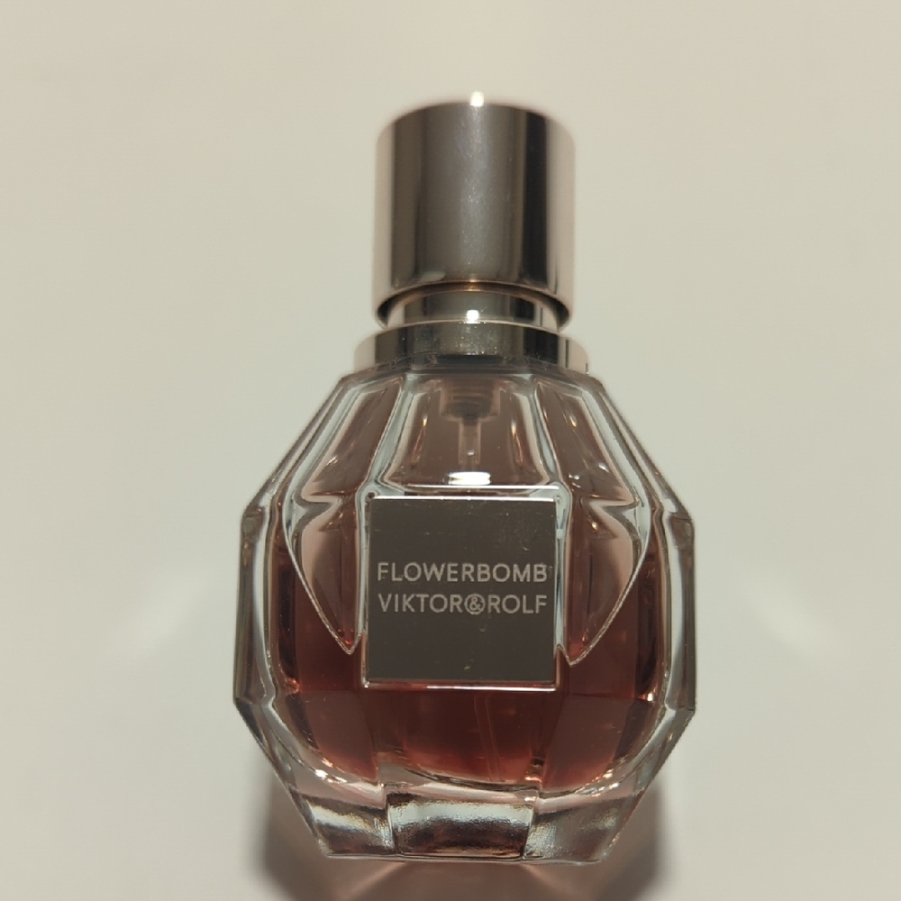 Viktor & Rolf Flowerbomb 1.0 Oz